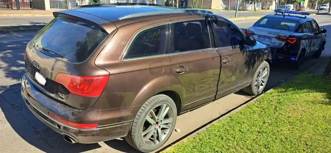 Detuvieron en zona noroeste a un hombre que iba en un auto con pedido de captura desde el 2018