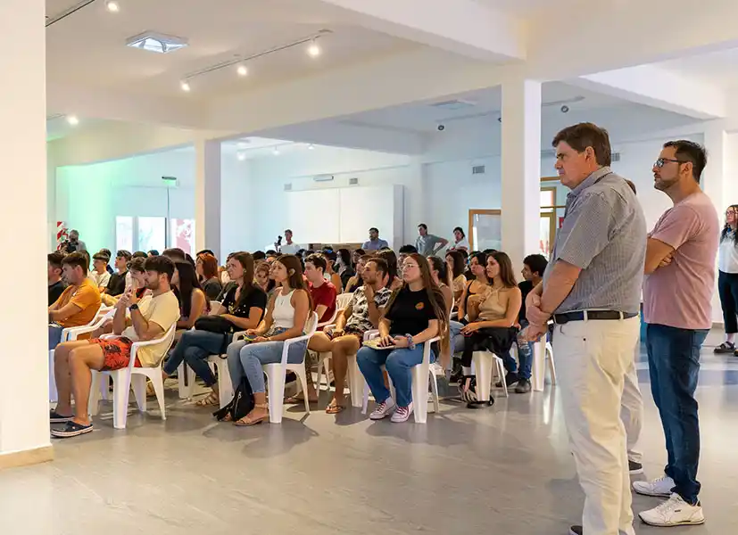 Comenzó a dictarse la carrera de desarrollador web en San Cayetano