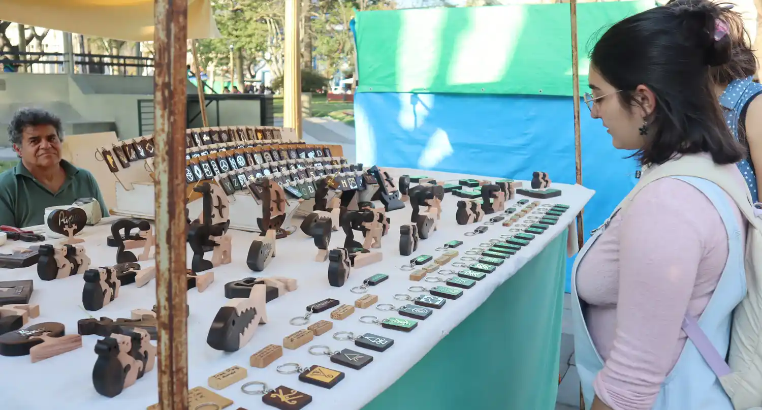 Exitosa realización de la feria de artesanos