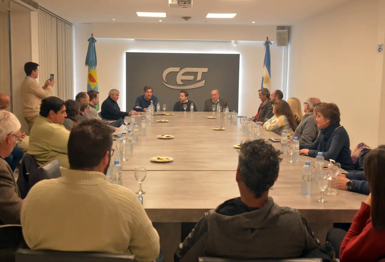 Empresarios se reunieron en Tandil con Martín Tetaz y alertaron sobre la alta carga impositiva