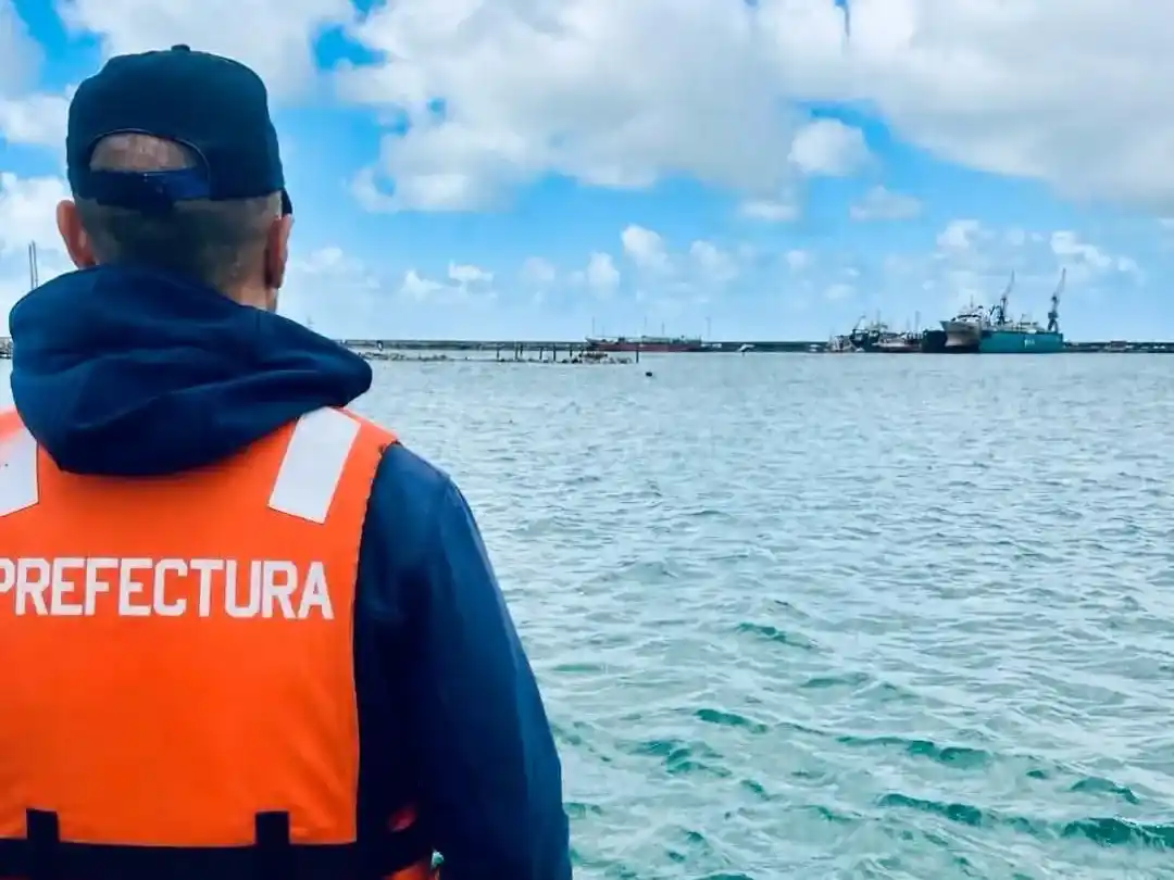 La Prefectura Naval Argentina recordó la normativa vigente para proteger a los animales.