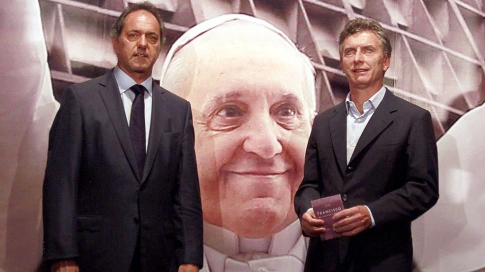 Scioli y Macri inauguraron juntos una muestra sobre el Papa Francisco