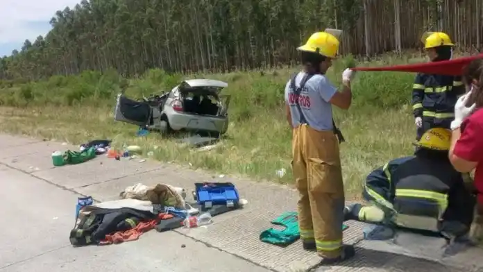 Ruta 14: una niña sufrió graves heridas tras el vuelco de un auto
