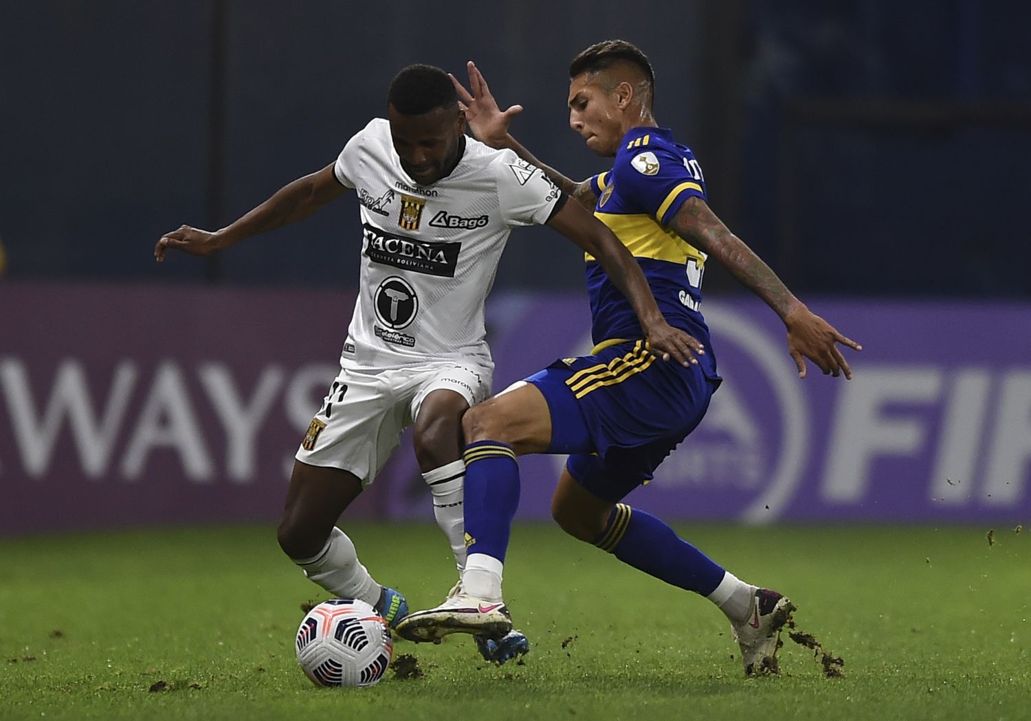 Surgieron otros cuatro casos de Covid en el plantel de Boca
