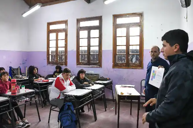 Basapp en un Click: Continúan las capacitaciones en escuelas secundarias de Chascomús