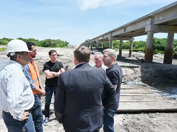 Frigerio visitó la obra del puente El Cinto y destacó su importancia para la conectividad y producción