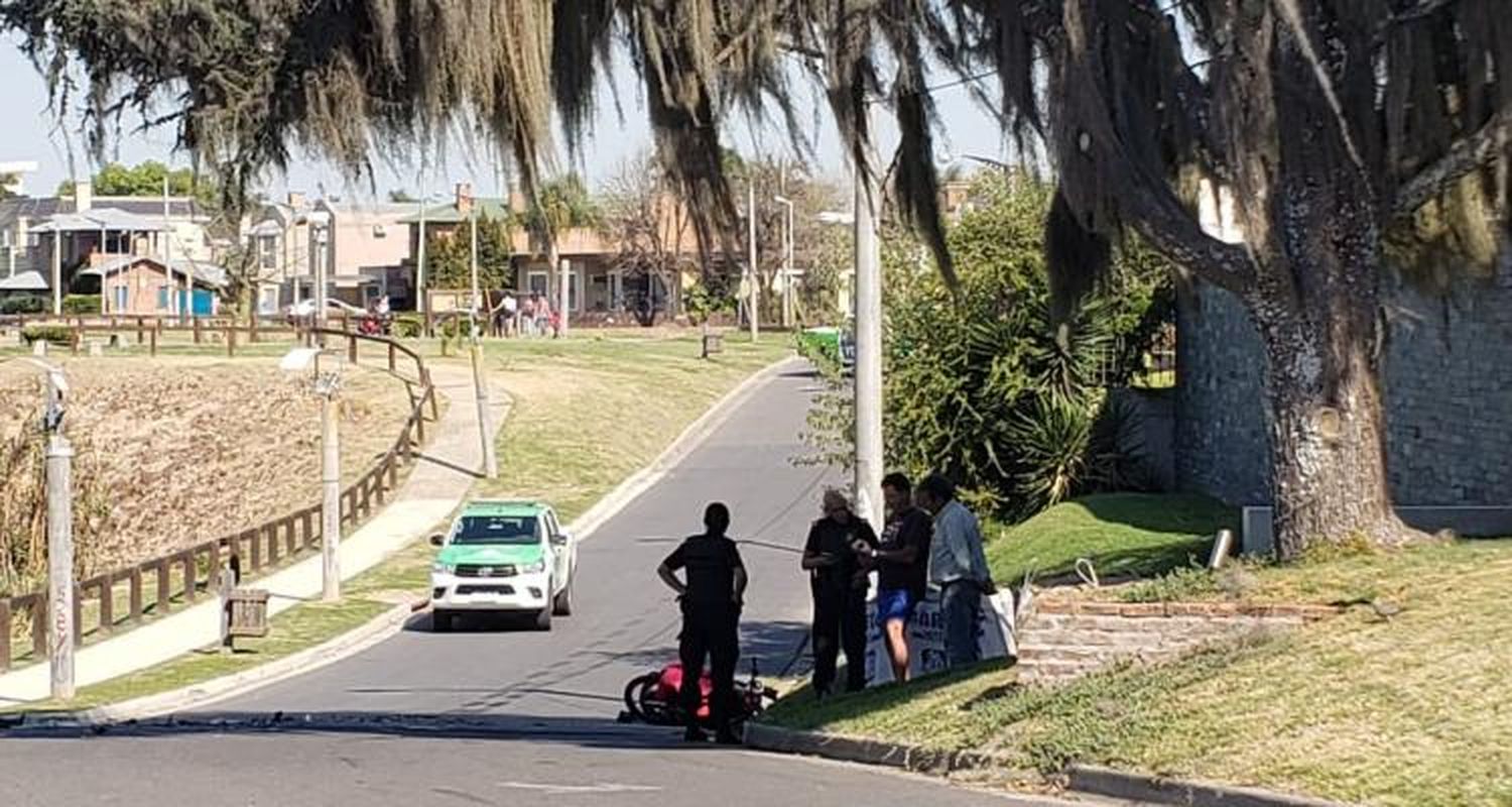 Derivan a centros de mayor complejidad a tres de los jóvenes que chocaron en motos en el Nuevo Boulevard