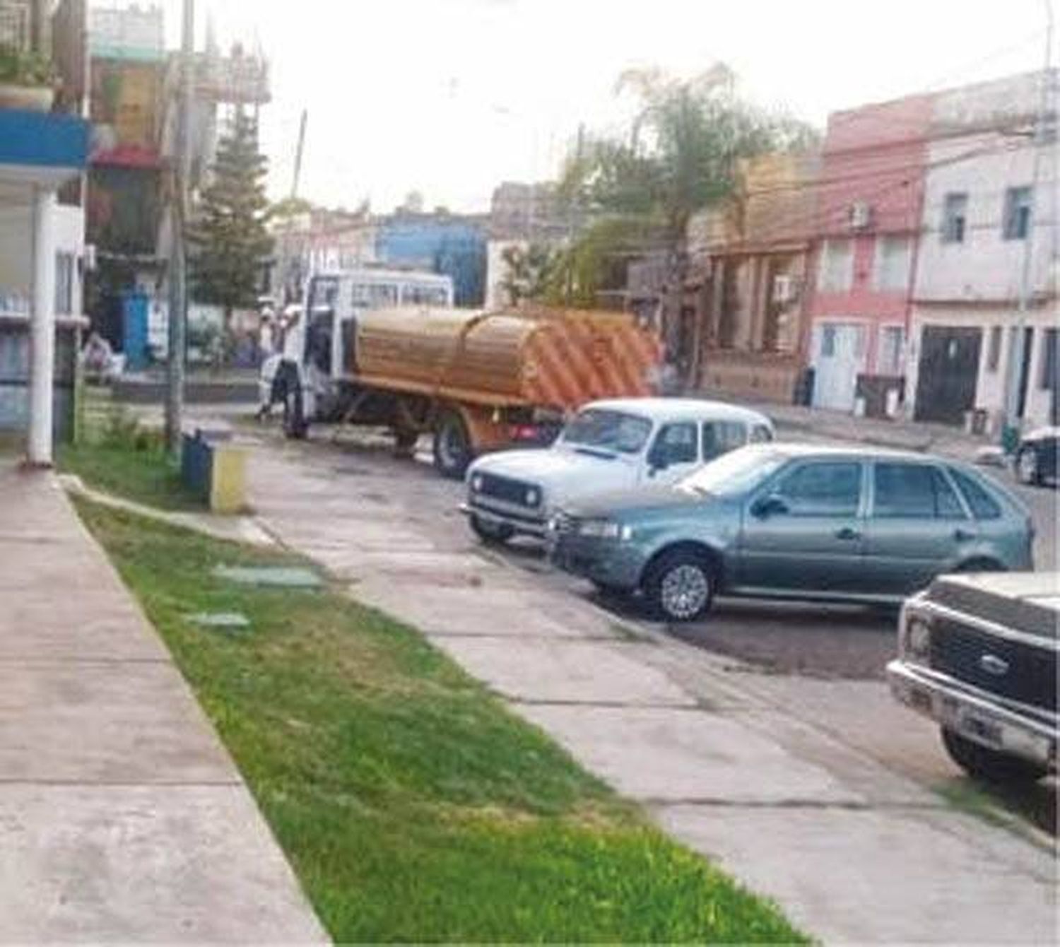 Vecinos del barrio María Goretti reclaman por la falta de agua