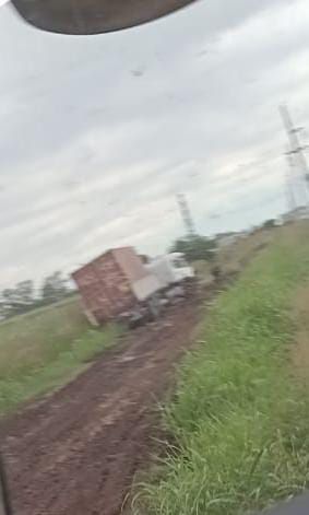 camion empantanado desvio transito pesado paer - 2