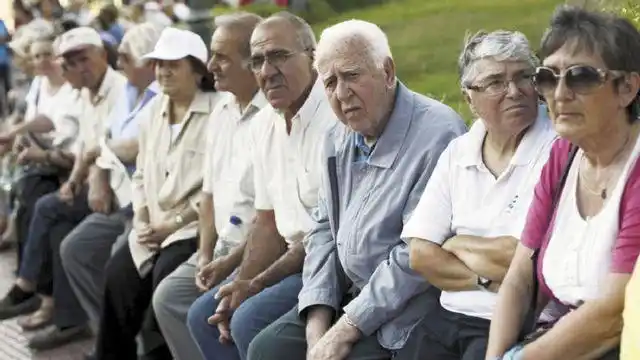 Oficializaron las subas de jubilaciones nacionales y asignaciones
