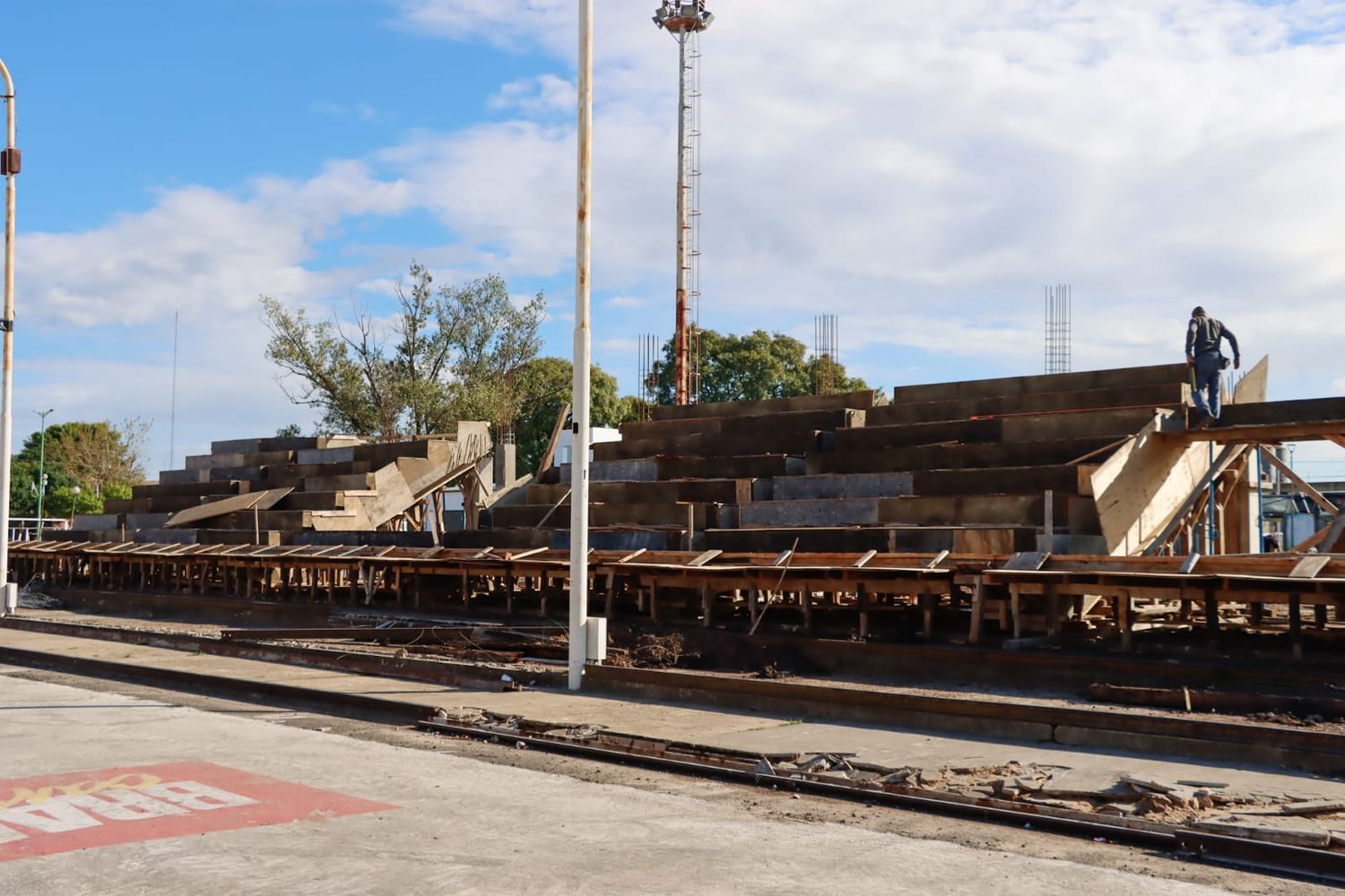 Avanza la construcción de la tribuna 10 del Corsódromo de la ciudad