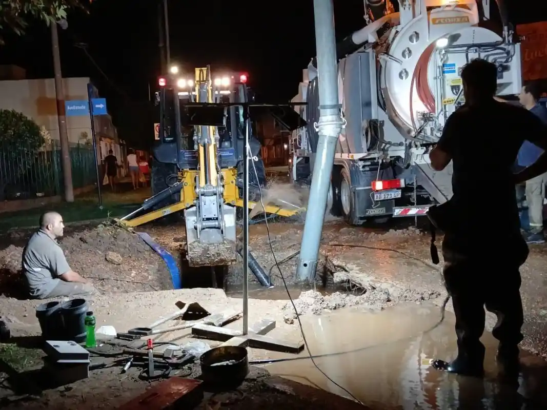 Obras Sanitarias advirtió que la obstrucción de caños es el reclamo más frecuente por parte de los vecinos