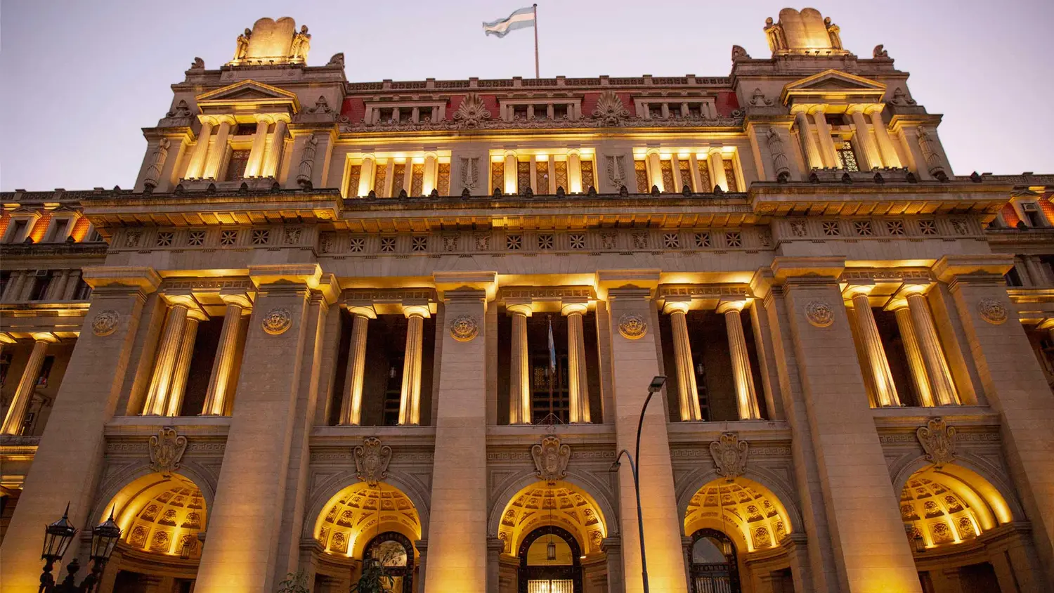 Pullaro se reunió con la Corte Suprema de justicia junto a dos ex gobernadores por la deuda previsional de Anses con la provincia.
