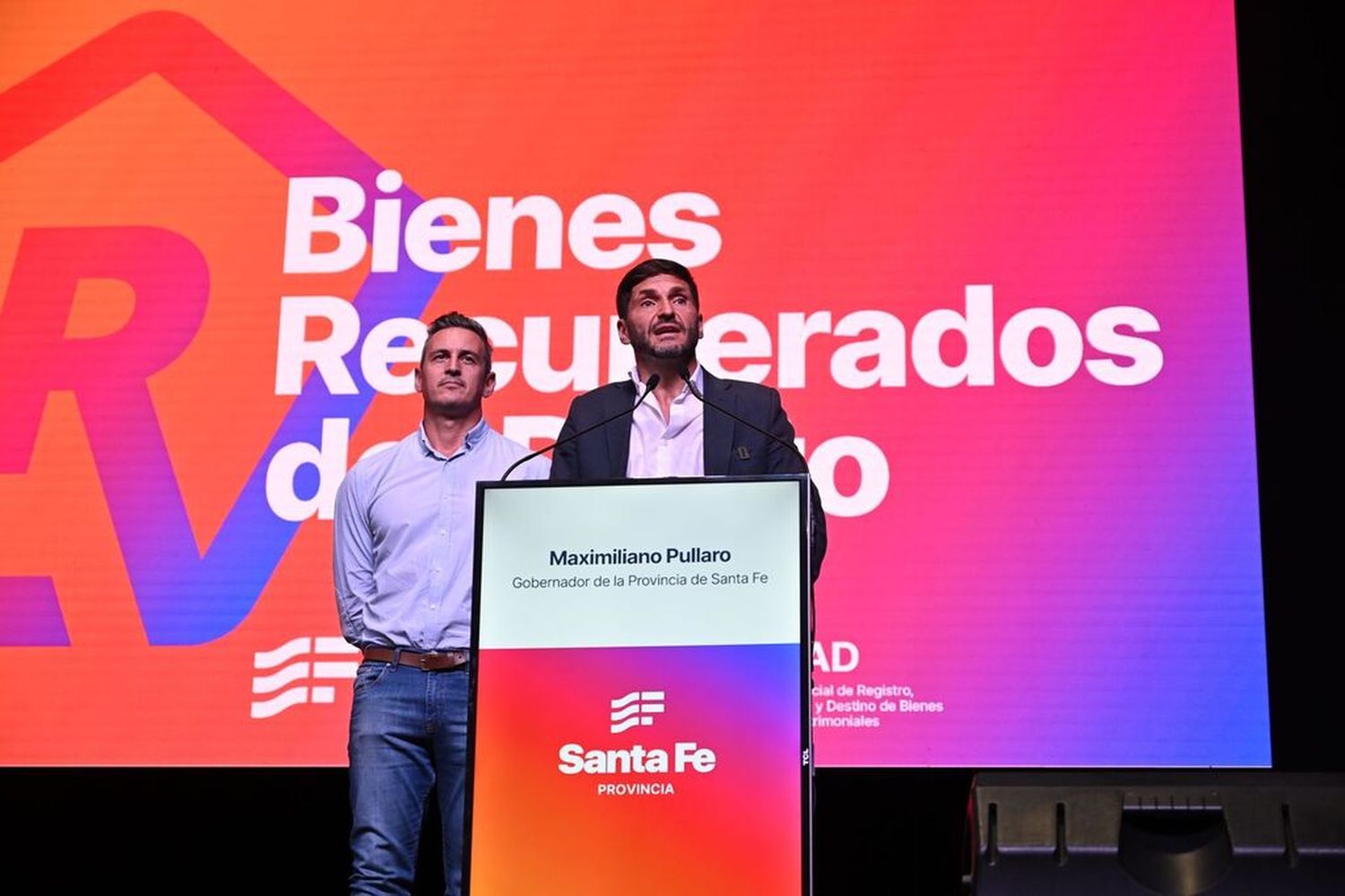 El gobernador dio inicio a la subasta en la ciudad de Rosario