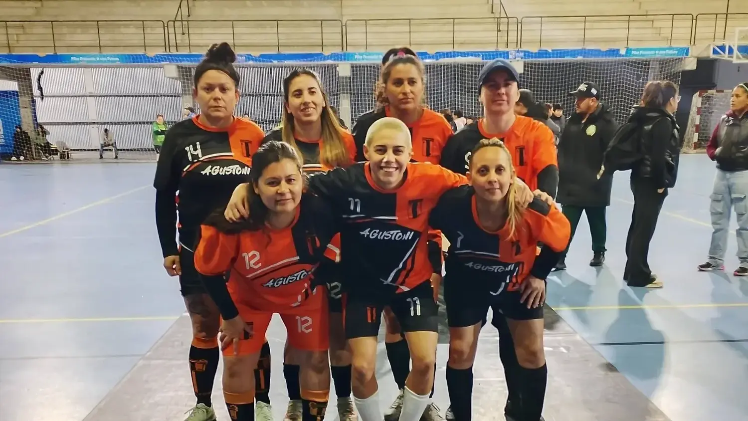 Poli Agustoni sigue líder de la Liga de Futsal Miss 30