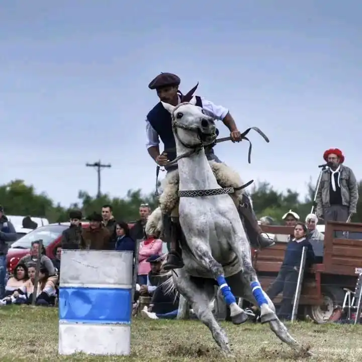 “Es un día a día, no sabés con qué te podés encontrar”; Eduardo “Tati” Taborda, peón rural