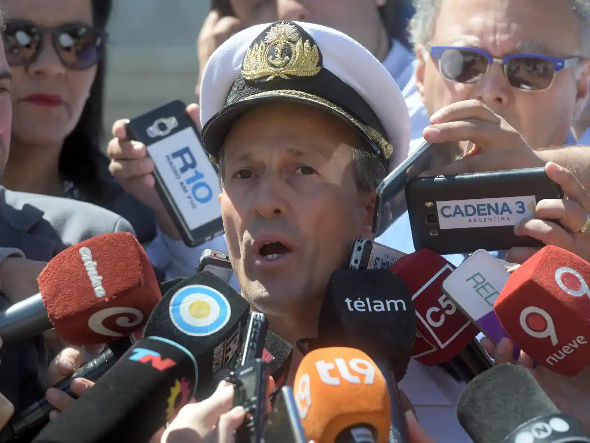 Mejoran las condiciones meteorológicas y se intensifica la búsqueda del ARA San Juan