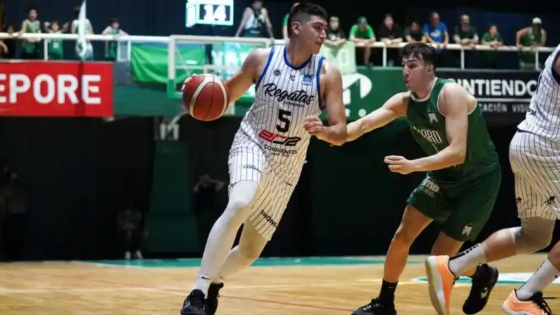 Regatas Corrientes jugará el martes como local. (Foto de prensa Ferro Carril Oeste).