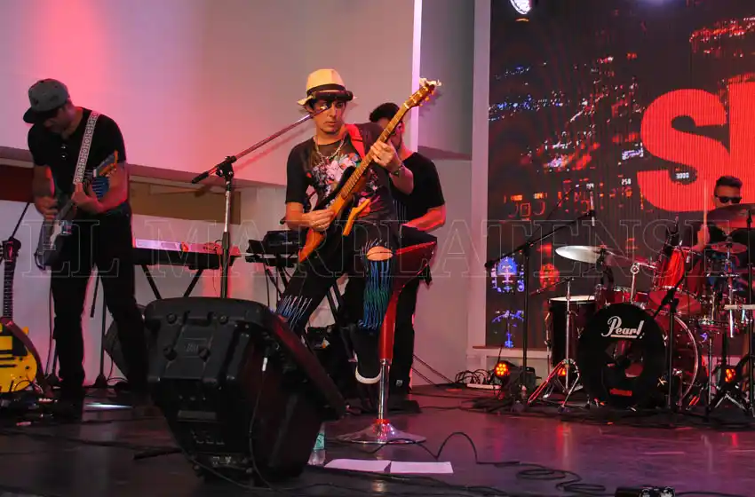 Espacio Clarín bailó y disfrutó con variados estilos musicales