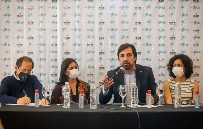 Kreplak destacó el momento actual de la pandemia pero advirtió que pueden subir los casos