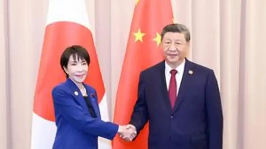 Sanae Takaichi con Xi Jinping.