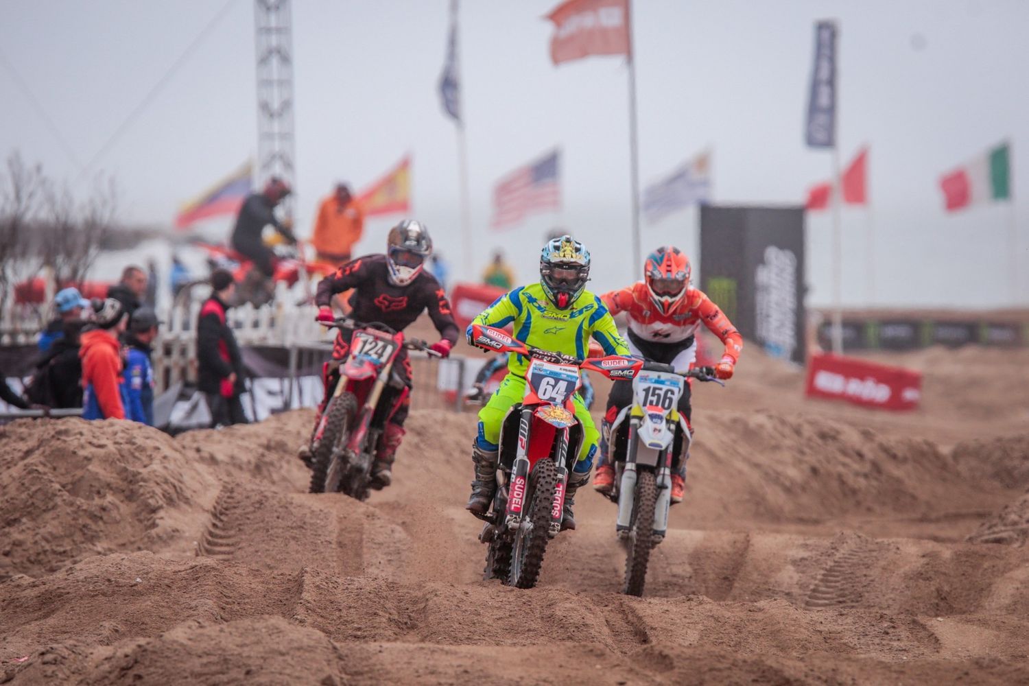 La competencia de motos fue ganada por el británico Todd Kellett.
