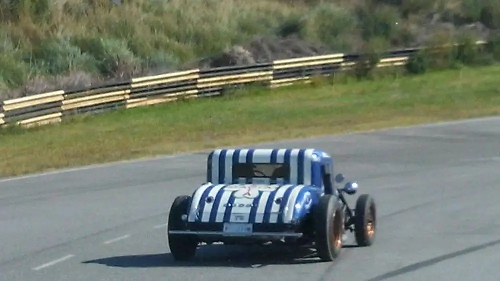  Jorge Romera y su nieto con  la "Chunchuna" en el Fangio