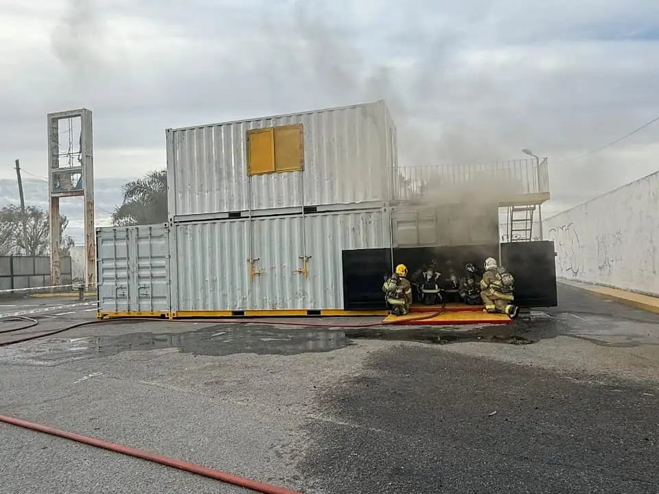 Formación clave para enfrentar el fuego: bomberos gualeyos se capacitaron en ventilación táctica