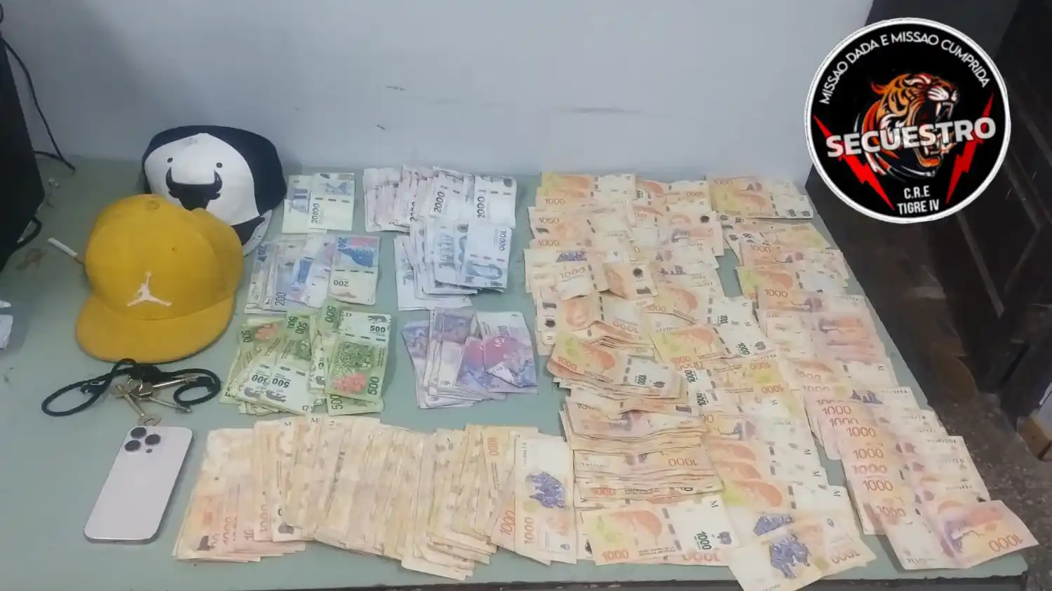 Trataron de escapar de la policía y fueron detenidos con más de medio millón de pesos en zona norte