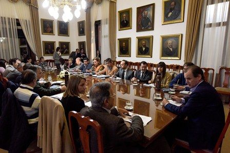 Bordet repasó con su gabinete las obras en marcha en la provincia