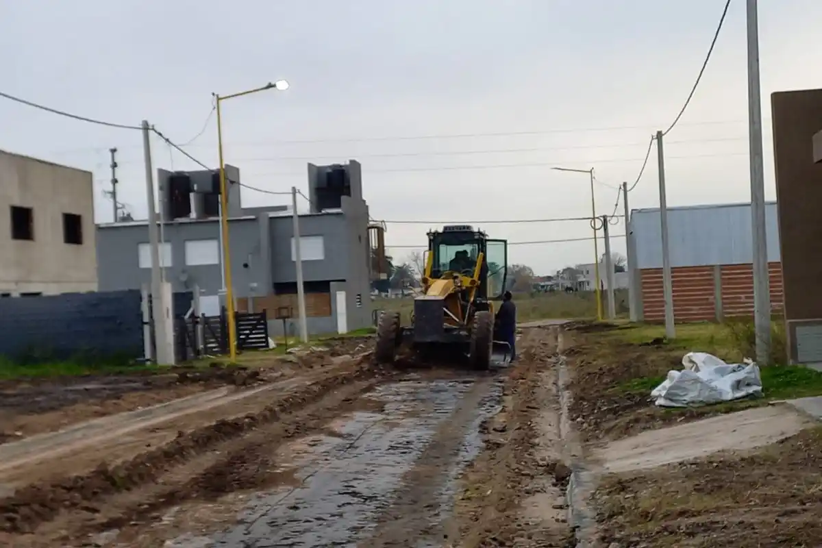 La Municipalidad avanza en obras de cordón cuneta y enripiado