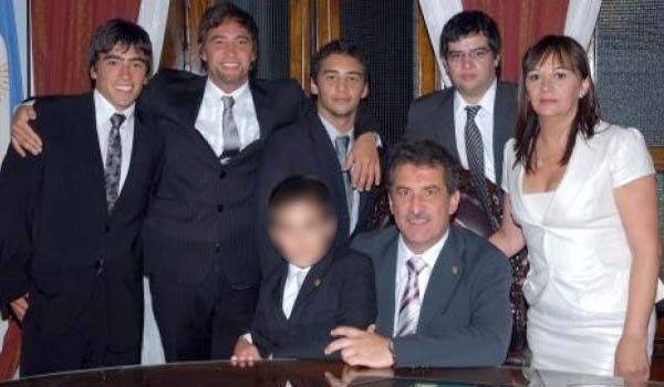 Denuncia penal contra Sergio Urribarri y su familia	