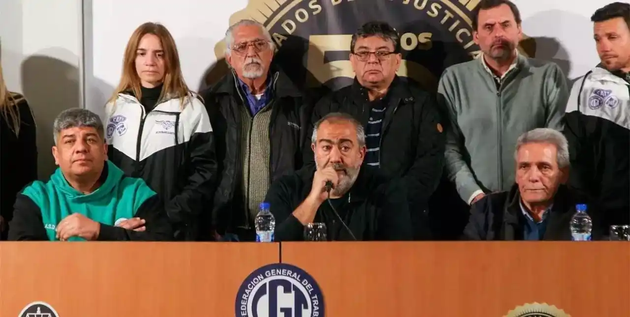 Se reúne la CGT para definir un posible paro general 