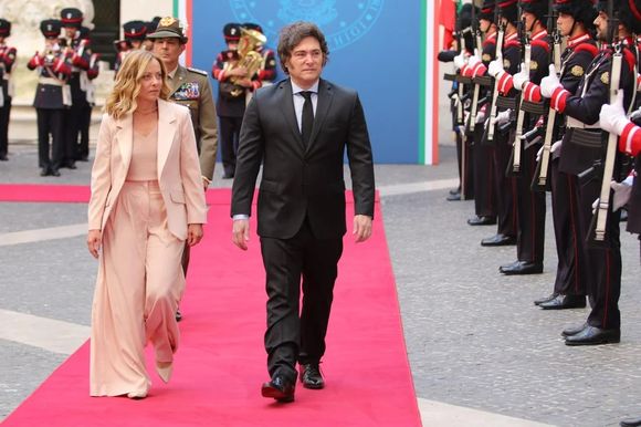 Argentina e Italia firmaron acuerdo estratégico para exportar GNL al mundo
