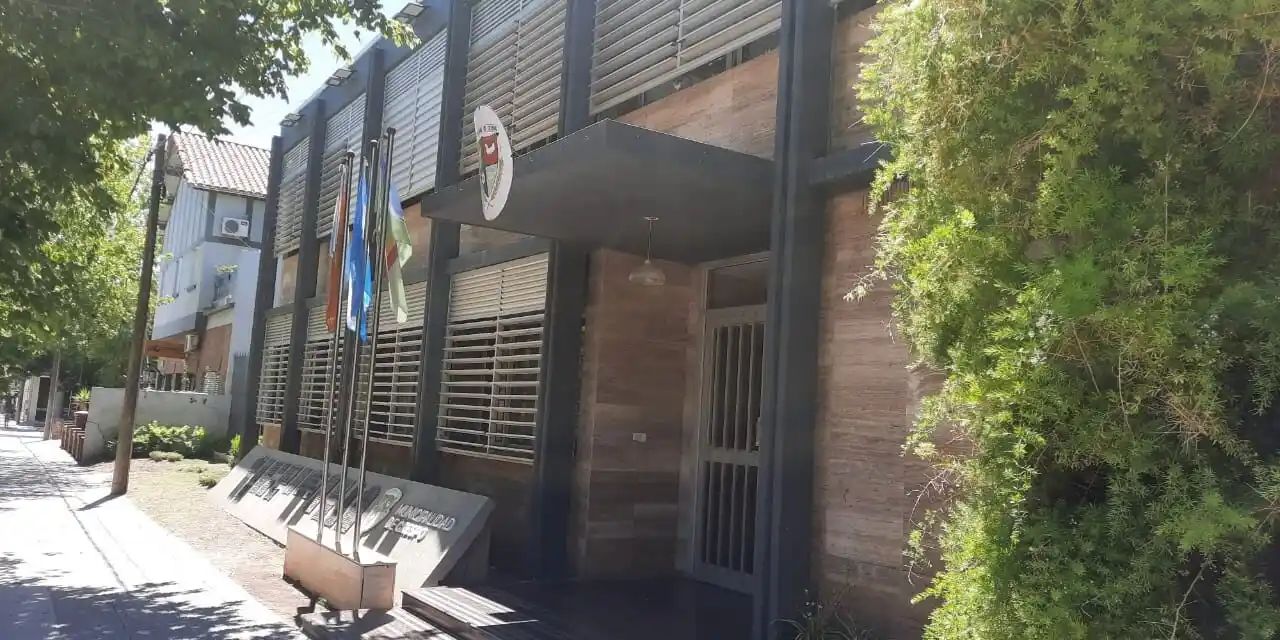 Crespo informa cómo funcionarán los servicios municipales durante Semana Santa y el feriado por Malvinas