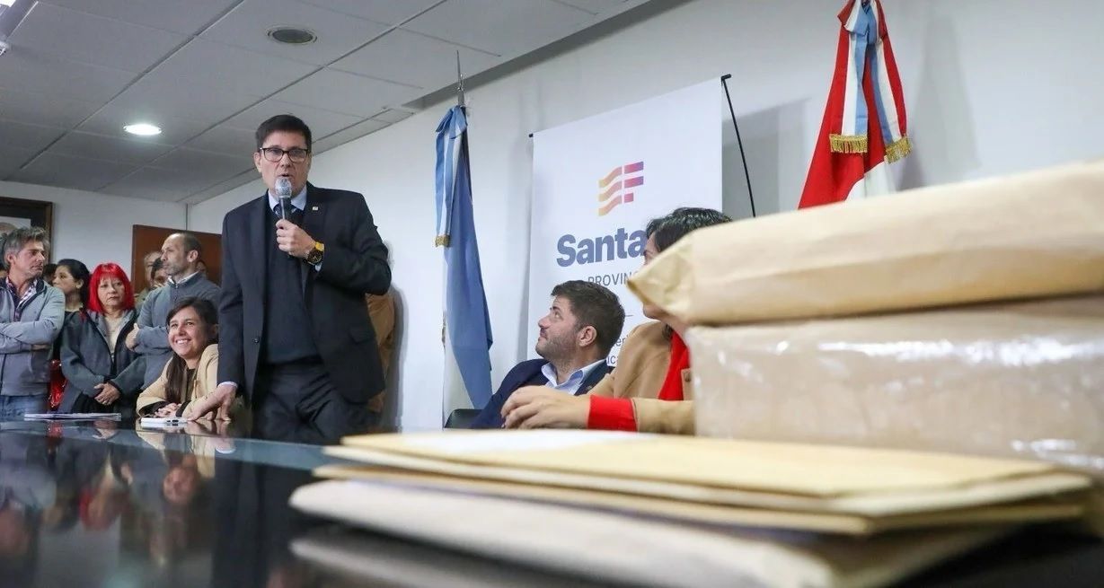 José Goity, ministro de Educación.