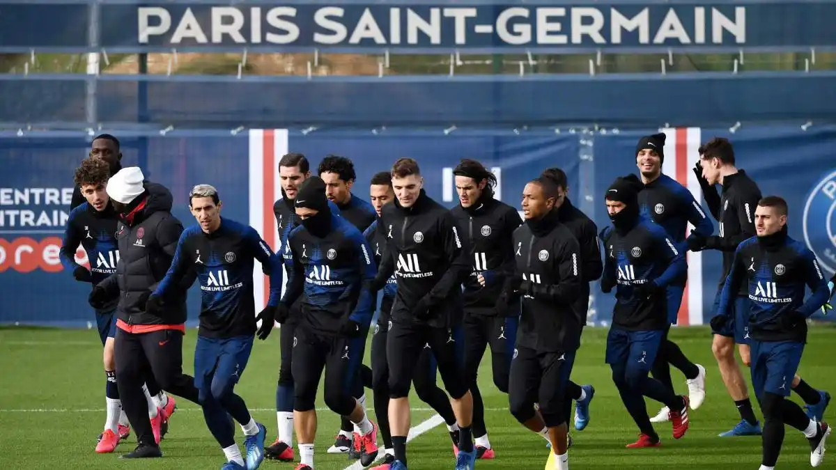 Tensión en París: los jugadores del PSG no se bajan el sueldo