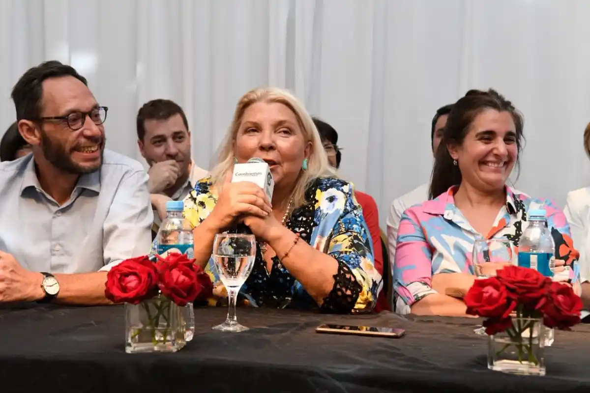Durísimas declaraciones de Carrió en Ezeiza: "En Cambiemos hay corruptos"