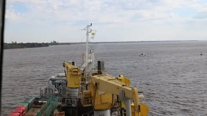 Argentina y Uruguay trabajan en mejorar el transporte del río Uruguay