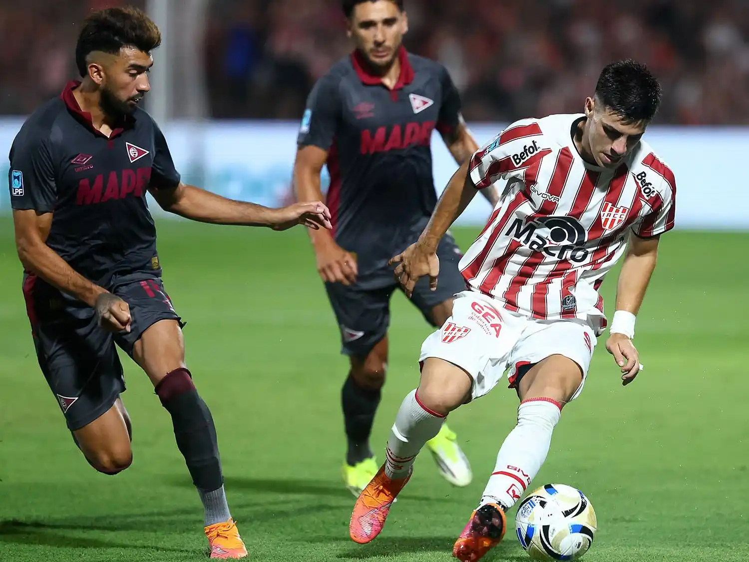Instituto logró su primer punto en el torneo.