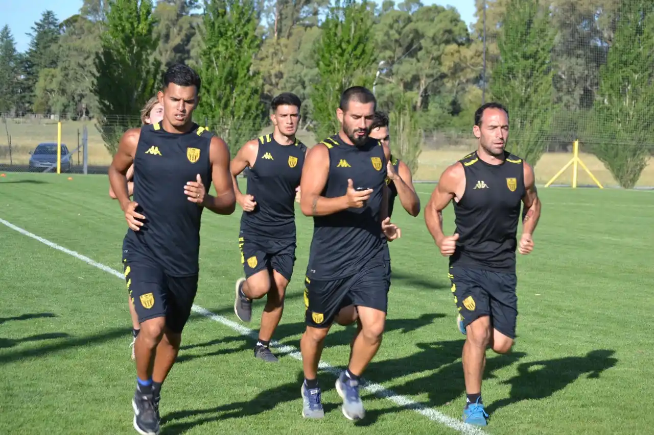 En su predio, Santamarina dio inicio a la pretemporada