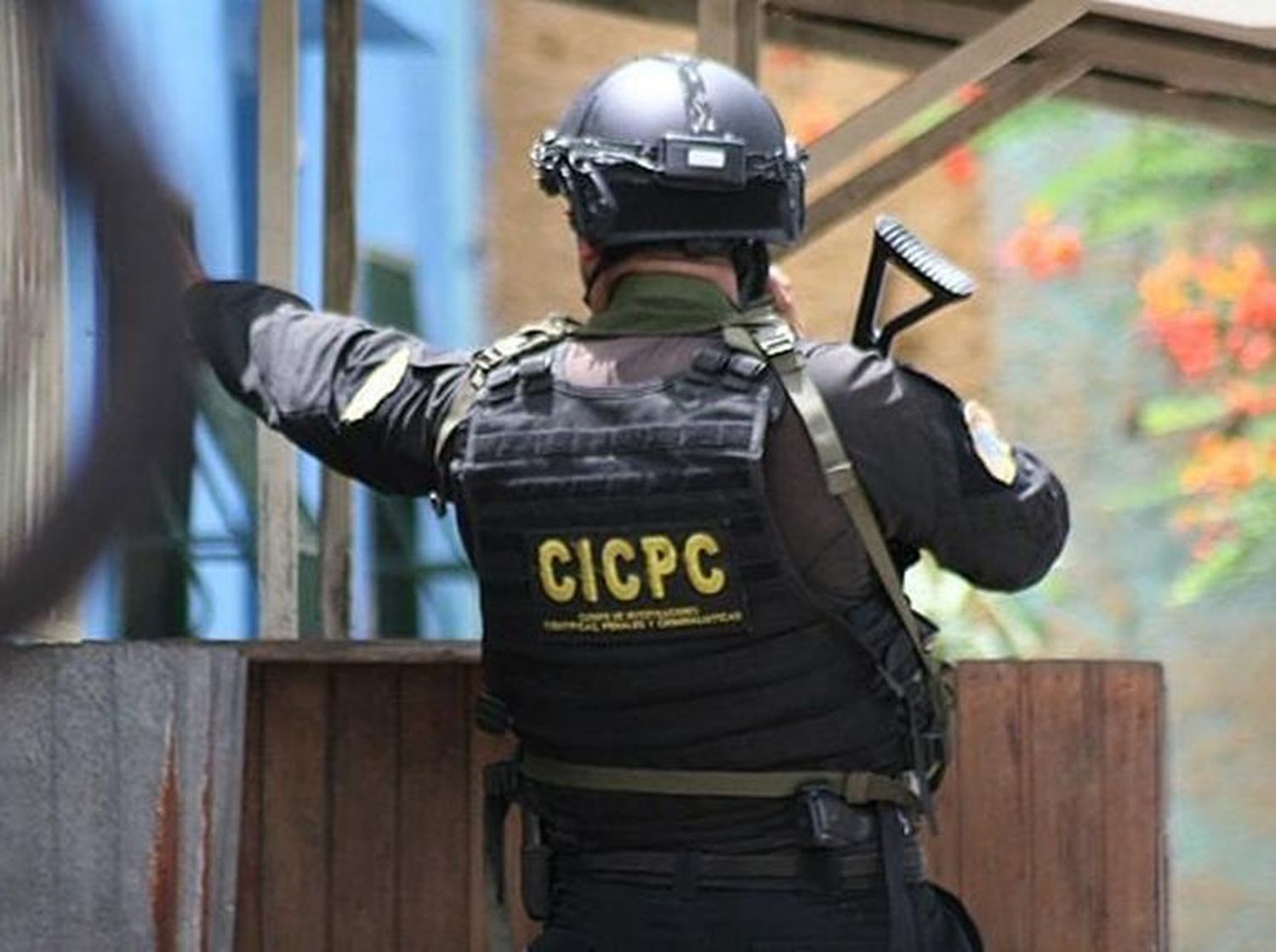 Abatidos dos delincuentes durante tiroteo con CICPC en Petare
