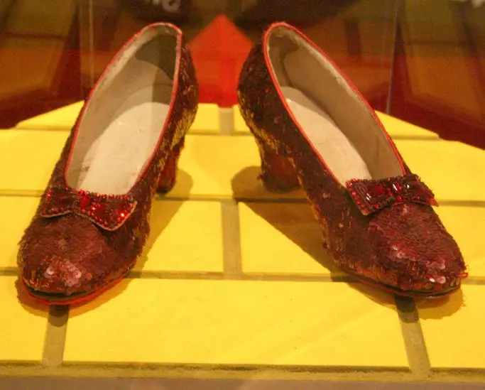 El ladrón de zapatos del filme «El mago de Oz» evita la cárcel