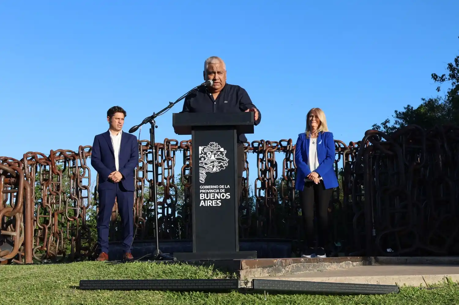 El intendente inauguró el acto en Vuelta de Obligado. Foto: Prensa Municipalidad.