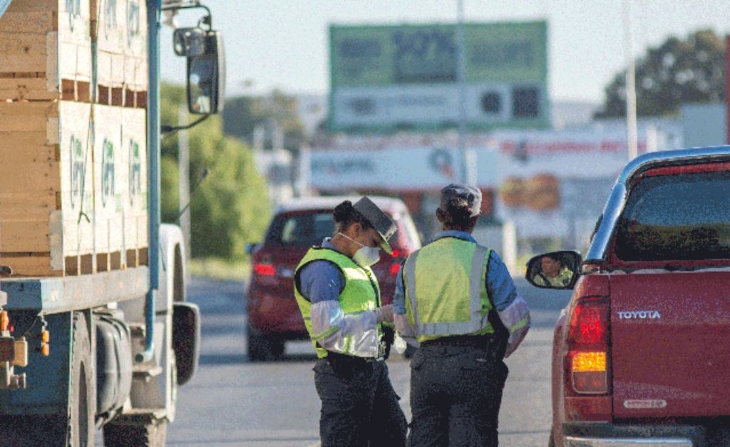 Extreman los controles en los límites interprovinciales durante el fin de semana largo