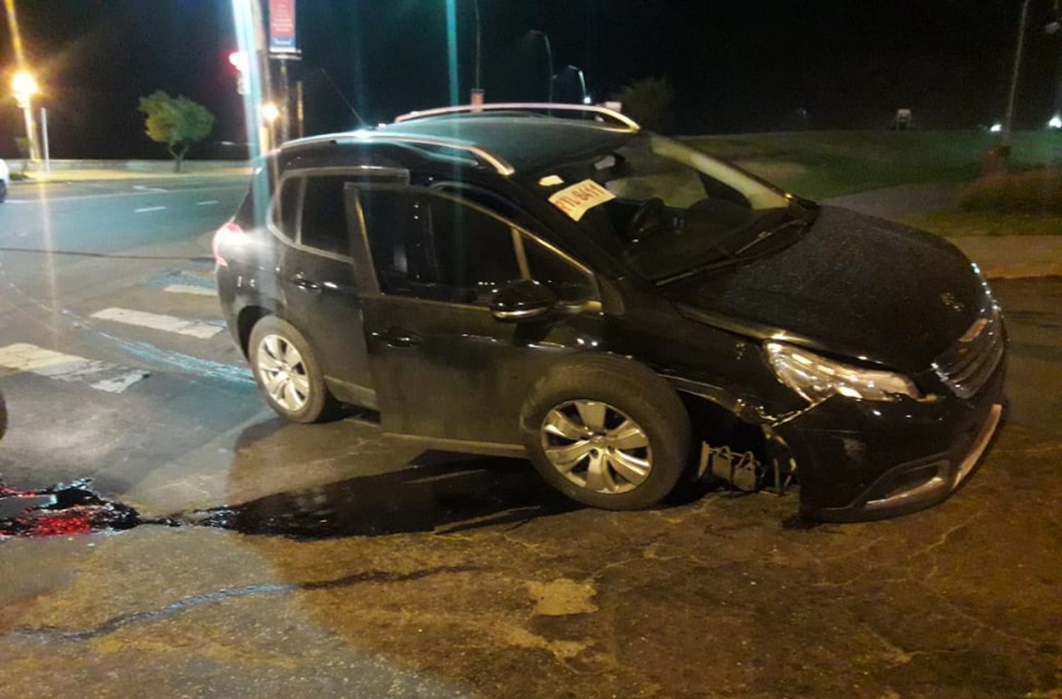 Chocó en la costa cuando intentó fugarse de un control