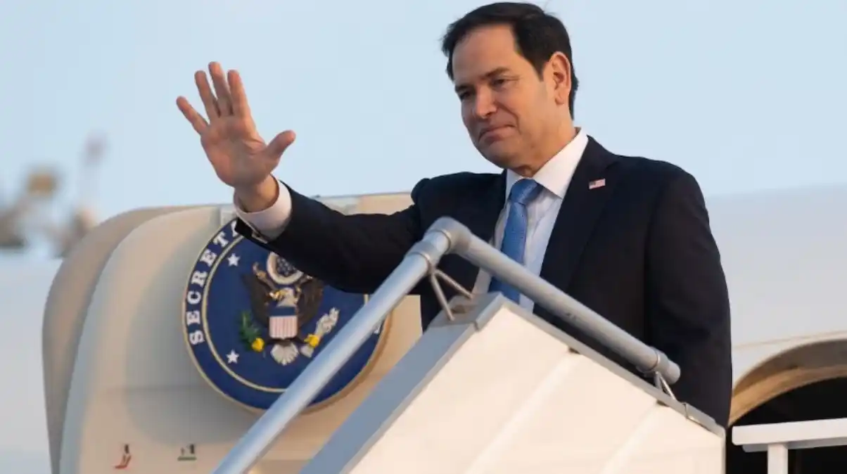 Canadá adopta represalias comerciales contra EE.UU.: Rubio visita a su vecino para aliviar tensiones