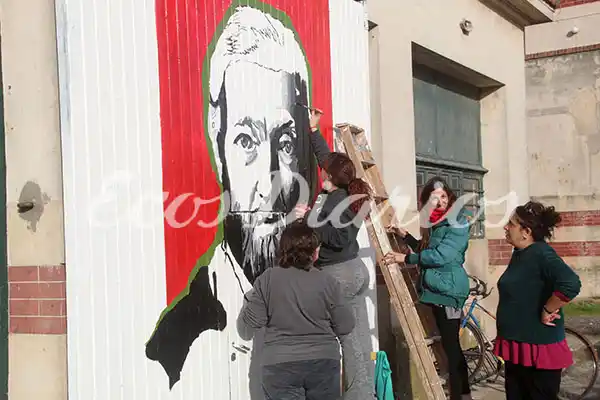 Pintaron un mural de Cortázar en la biblioteca del Raimondi