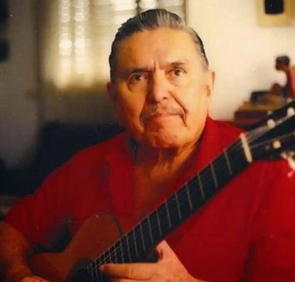 Homenaje a Linares Cardozo