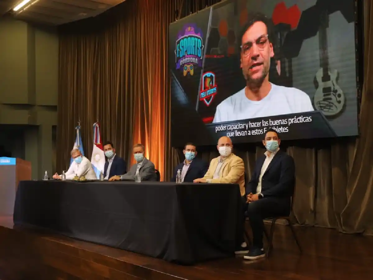 Schiaretti: "Córdoba vuelve a picar en punta en los E-Sports"